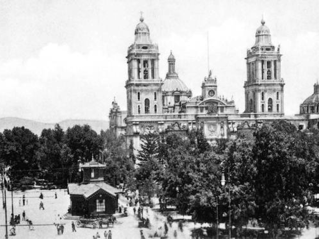 Plaza de Armas Ciudad de Mexico